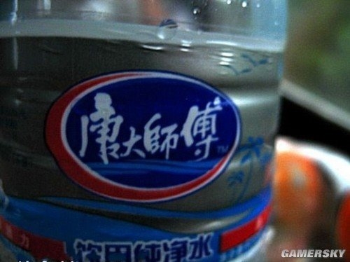 一部手機(jī)7個(gè)系統(tǒng)：那些讓人看醉的山寨